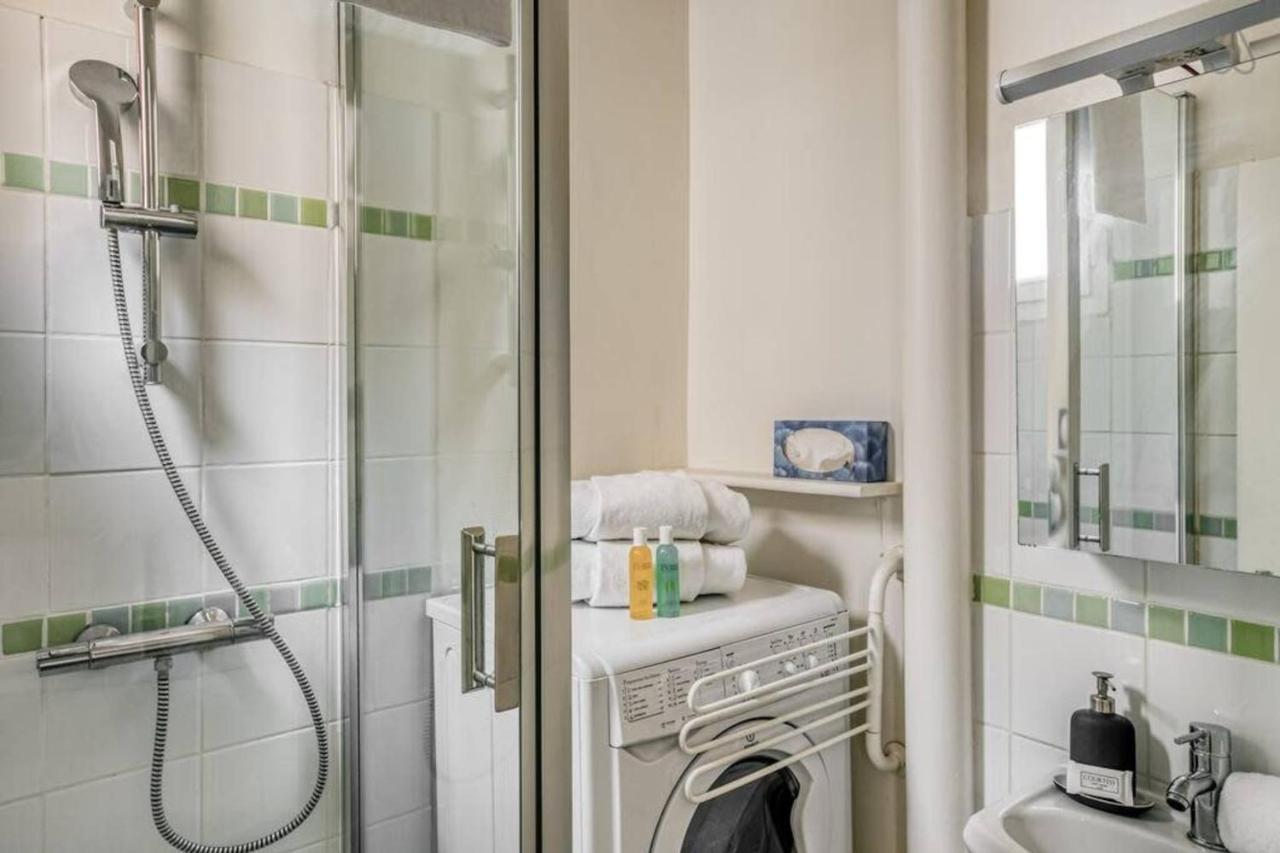 Stunning 2 Bedrooms In Appartement Parijs